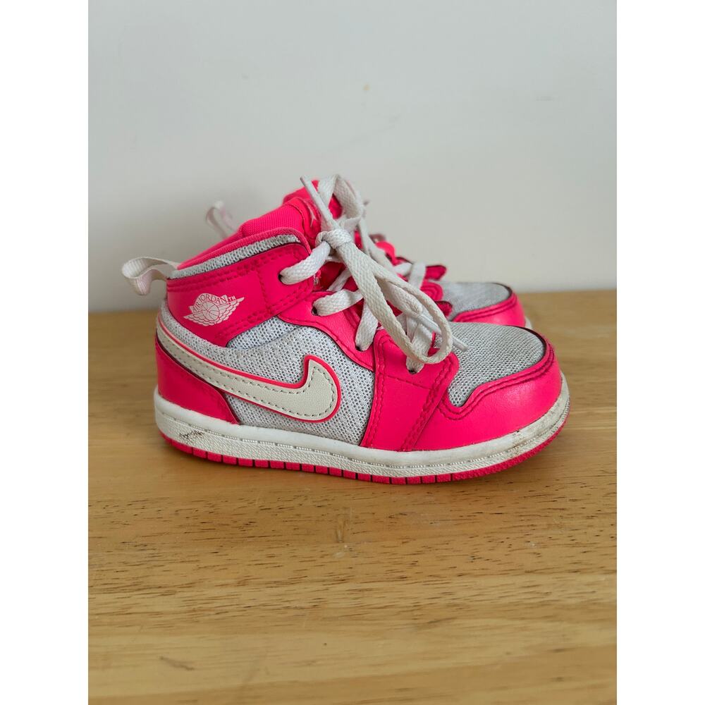 Nike Air Jordan 1 Mid 'Hyper Pink' sneakers Toddler/Girl's 7C - Picture 3 of 8